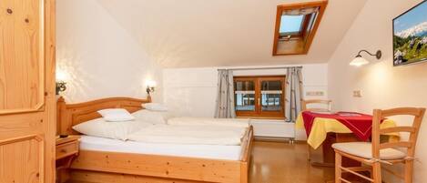 2 bedrooms, Internet, bed sheets
