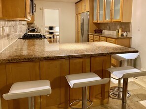 Fridge, microwave, oven, stovetop - Spacious Comfy Renovated 4 BR 3 bath, quiet location, convenient to 101/280 (Belmont)