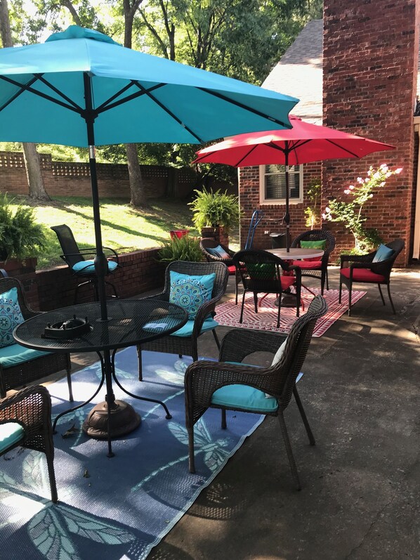 تناول الطعام بالخارج