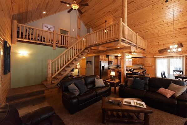 TV, peis og kontorer