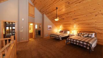 3 bedrooms, travel crib, WiFi, bed sheets