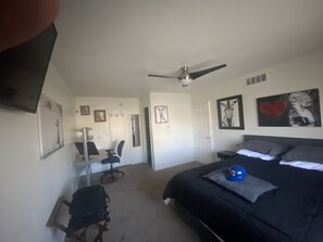 4 slaapkamers, een strijkplank/strijkijzer, gratis wifi, beddengoed