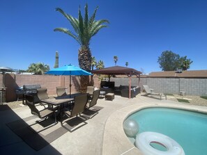 Outdoor dining - 4BR House Pool/Putting Green Next to Cubs Park and Near ASU (Mesa)