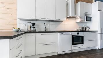 Réfrigérateur, micro-ondes, lave-vaisselle