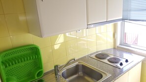 Kochgeschirr/Geschirr/Besteck