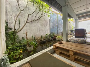 Terrace/patio - Reene'o Guesthouse (Yogyakarta)