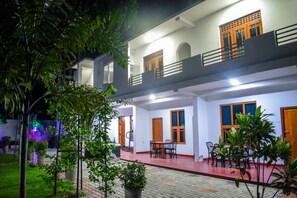 Exterior detail - Lion Resort (Polonnaruwa)