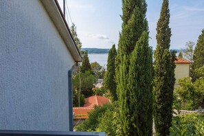 Property grounds - Holiday apartment mit Klimaanlage und Meerblick (Crikvenica)