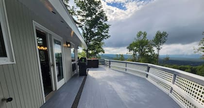Cozy ski home with amazing views of Stratton & Bromley Mountains.