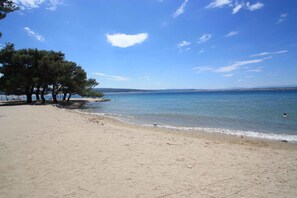 Beach nearby - Holiday apartment near the beach with sea view (Crikvenica)