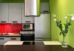 Kühlschrank, Geschirrspüler