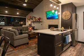 Refrigerador, microondas, horno, placa de cocina