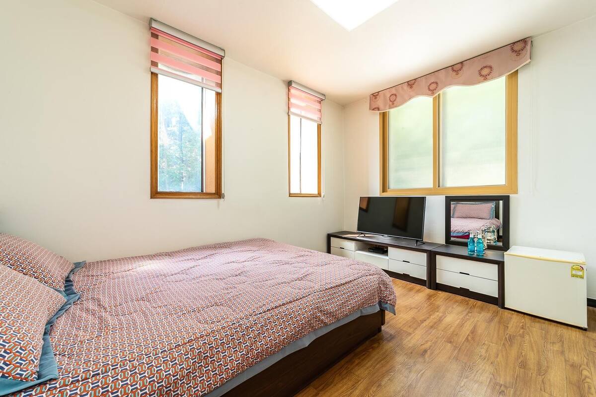Habitación básica doble, vista a la montaña | Wifi gratis