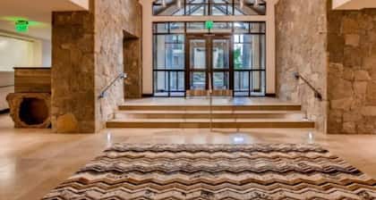 Beautiful Condo with great amenities in Lionshead.