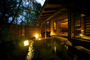 Habitación cuádruple, terraza | Caja fuerte