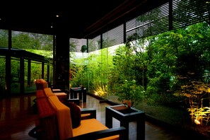 Bar (in der Unterkunft)