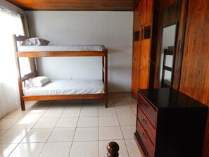 4 bedrooms, desk, iron/ironing board, free WiFi - ARCO House, La Marina. Saint Charles (San Carlos)