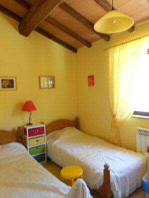 3 Schlafzimmer, Bügeleisen/Bügelbrett, Bettwäsche