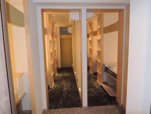 Family Room (Private entire 2nd Floor) | Desk, free WiFi, bed sheets - commun ryogoku (Tokyo)