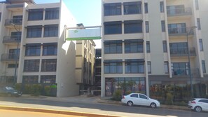 Exterior - Modern 2 bed Apartment in Umhlanga (Umhlanga)