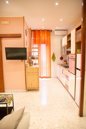 Fogão, cooktop, cafeteira/chaleira