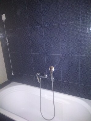 Basic Double Room (No9) | Bathroom | Shower, free toiletries, hair dryer, slippers