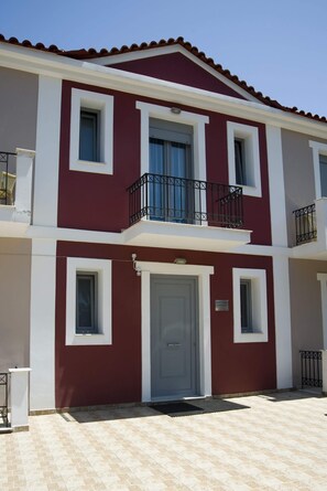 Exterior - Pyrgos Sofokleous (Lesvos)