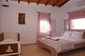 3 dormitorios, tabla de planchar con plancha, wifi y ropa de cama