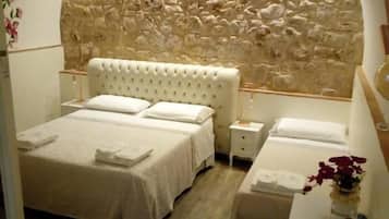 Double or Twin Room | Free WiFi