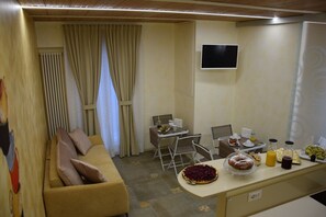 Petit déjeuner buffet compris tous les jours