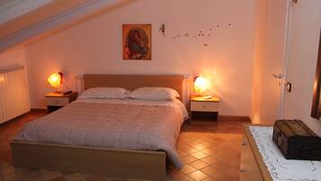2 bedrooms, iron/ironing board, travel crib, free WiFi