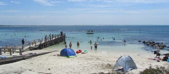 Storm Bay Cottage - lookout over the ocean and Alouarn Island in Flinders Bay - Storm Bay Cottage -lookout over the ocean and Alouarn Island in Flinders Bay