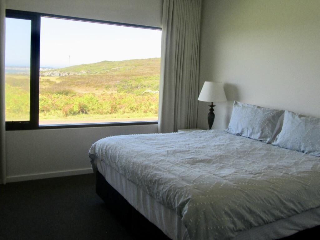 Storm Bay Cottage - lookout over the ocean and Alouarn Island in Flinders Bay - Storm Bay Cottage -lookout over the ocean and Alouarn Island in Flinders Bay — image 10