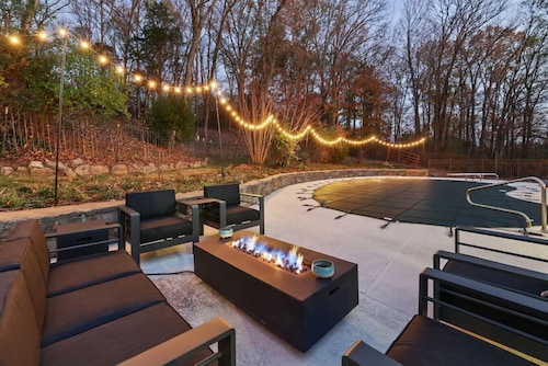 New Property Discount! Luxury Retreat with Pool & Games Room, North Nashville