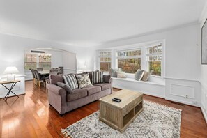 Smart-tv och bordsfotboll