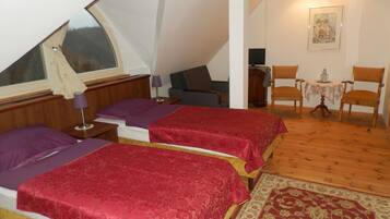 Double or Twin Room | 1 bedroom, individually decorated, individually furnished, free WiFi