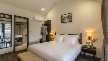 1 bedroom, minibar, desk, laptop workspace