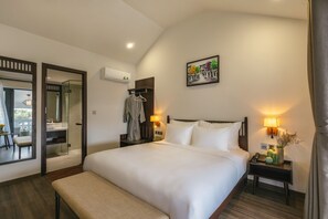 1 bedroom, minibar, desk, laptop workspace