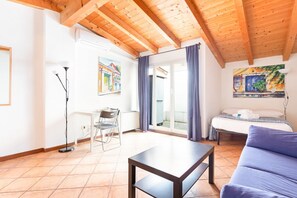 7 chambres, fer et planche à repasser, Wi-Fi