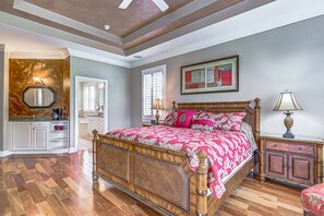 4 bedrooms, desk, iron/ironing board, free WiFi