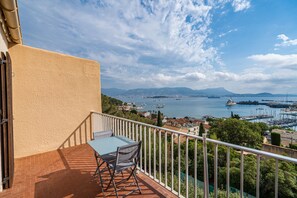 Property grounds - EXCEPTIONAL SEA AND MOUNTAIN VIEWS (Saint-Mandrier-sur-Mer)