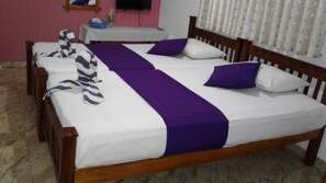 Iron/ironing board, free WiFi, bed sheets - S A Village (Dambulla)