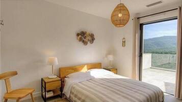 5 Schlafzimmer, Bügeleisen/Bügelbrett, Reisekinderbett, kostenloses WLAN