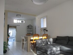 Interior - GROUND FLOOR OF SIX-FOURS VILLA (SIX-FOURS LES PLAGES)