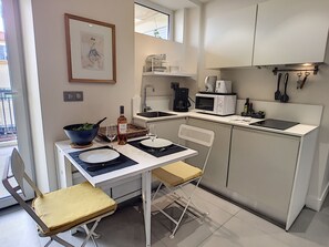 Fridge, microwave, coffee/tea maker, electric kettle