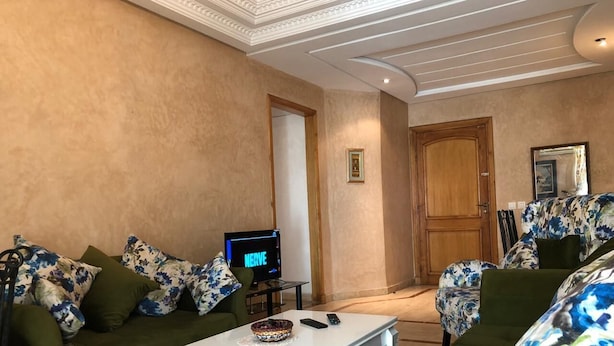 Studio, 1 Bedroom | Living area | Plasma TV - Chic Et Cosy Studio Casablanca (Casablanca)