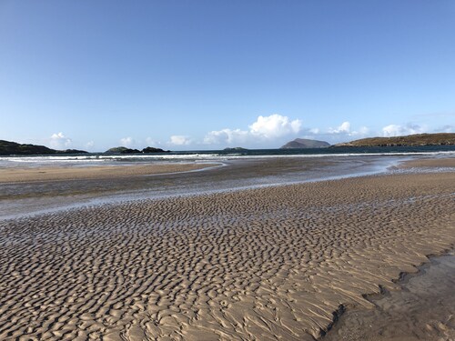 Cottage near the beach with sea views