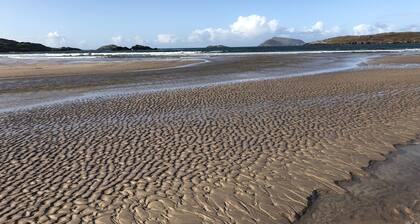Cottage near the beach with sea views