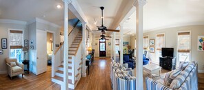 Smart TV, books - 30% Off~"Tupelo Honey"~DogFriendly~HeatedPool~Walk to Beach/Seaside~BeachGear (Santa Rosa Beach)