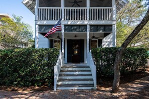 Exterior - SALE~"Tupelo Honey"~Pet Friendly~Heated Pool~Walk to Beach, Seaside~Bch Gear (Santa Rosa Beach)